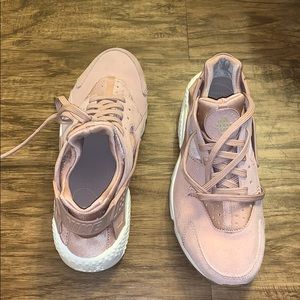 Nike Huarache | Size: US 9 | Color: Blush
